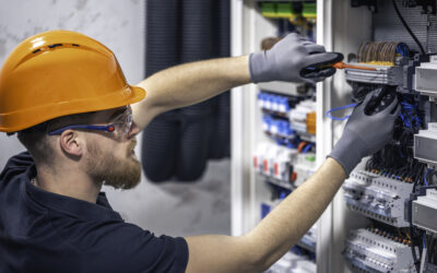 Mantenimiento Certificado para Variadores de Frecuencia: La Ventaja del Centro de Servicio Autorizado Danfoss